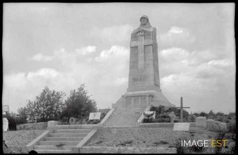 Monument aux morts de la Haute-Chevauche?e (Lachalade)