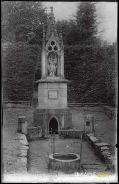 Fontaine miraculeuse de Notre-Dame (Benoi?te-Vaux)