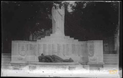 Monument aux morts (Étain)