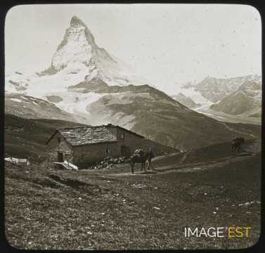 Hameau dans la montagne (Suisse)
