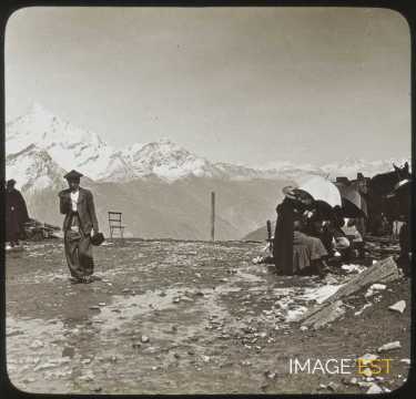 Aire de repos en montagnes (Suisse)