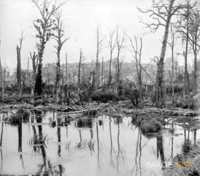 Montdidier en ruines (Somme)