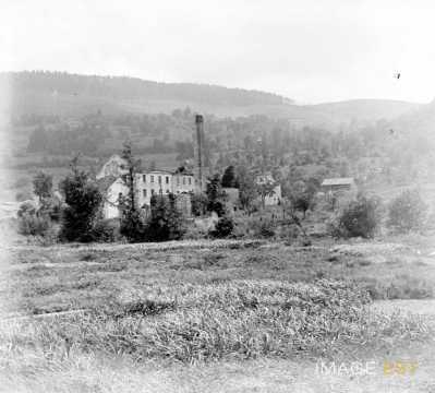 Bâtiment industriel en ruines