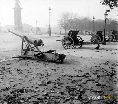 Canons allemands exposés  (Paris)