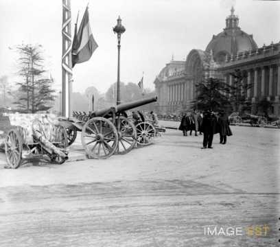 Canons allemands exposés  (Paris)