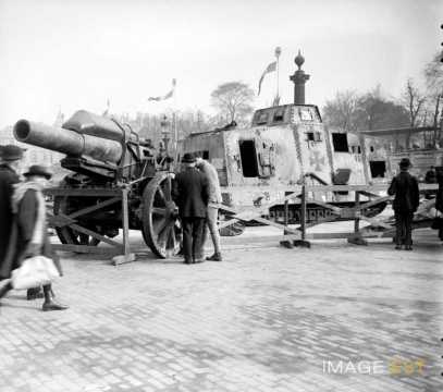 Canons allemands exposés  (Paris)