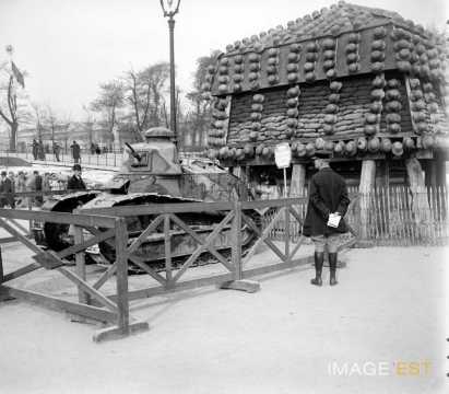 Char d'assaut exposé  (Paris)