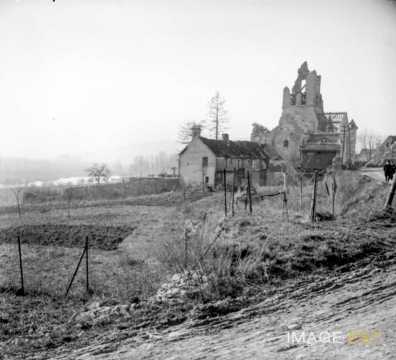 Eglise en ruines (Barzy-sur-Marne ?)