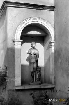 Statue place Saint-Louis