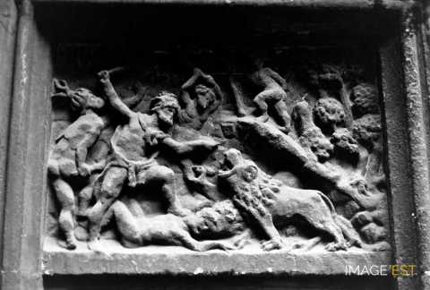 Bas-relief de la Maison des Têtes (Metz)