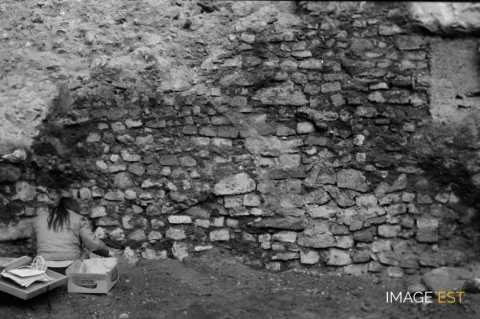 Fouilles archéologiques au cloître des Récollets (Metz)
