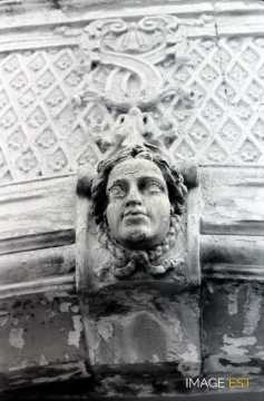Tête sculptée 29, rue Marchant (Metz)