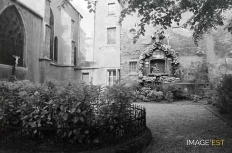 Jardin de l'église Saint-Eucaire (Metz)