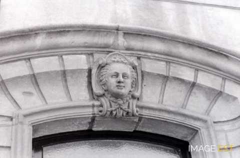Tête sculptée rue Saint-Marcel (Metz)