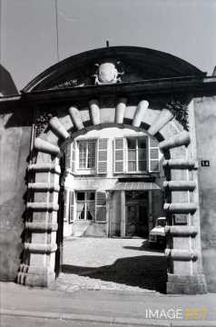 Portail d'un hôtel particulier rue de la Haye (Metz)