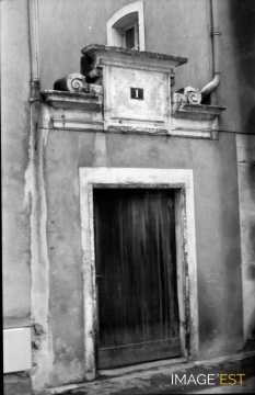 Fronton d'une entrée (Metz)