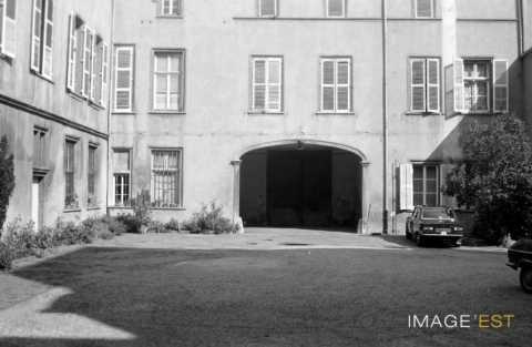 Cour de l'Évêché (Metz)