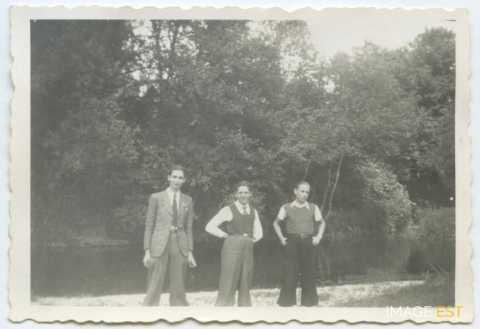 Trois personnes (Varney)