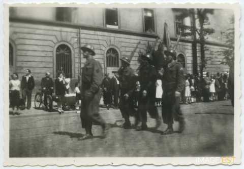Défilé du 18 juin 1945 (Metz)