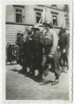 Défilé du 18 juin 1945 (Metz)