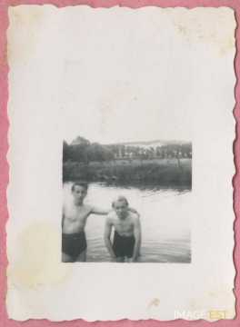 Deux hommes (Savonnières-devant-Bar)