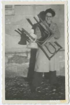 Homme en imperméable (Bar-le-Duc)