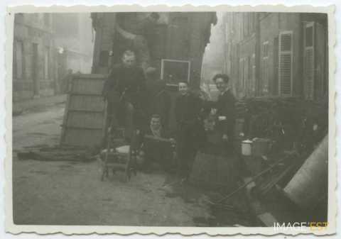 Groupe de personnes (Bar-le-Duc)