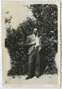 Homme en costume (Rembercourt-Sommaisne)