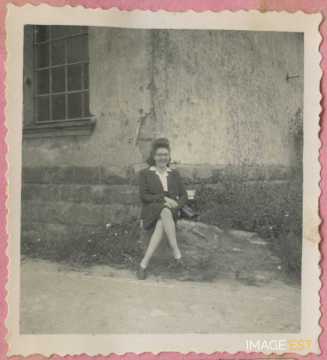 Femme assise (Metz)
