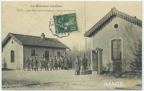Entrée d'une caserne (Toul)