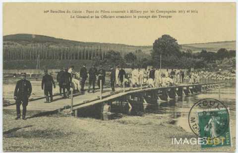 Achèvement d'un pont (Toul)