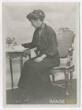 Mme Férez