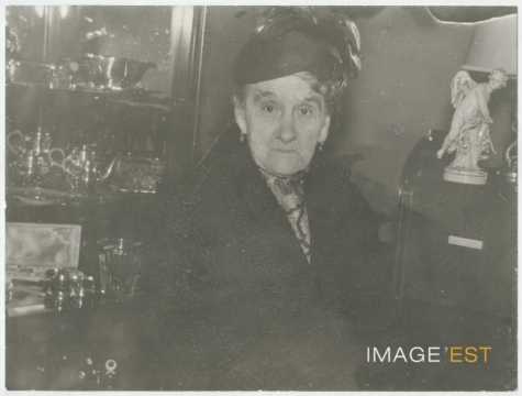 Mme Férez