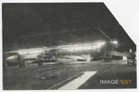 Hangar à avions
