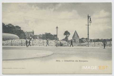 Démolition des remparts médiévaux (Metz)