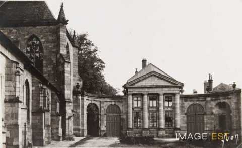 Parvis de l'Évêché (Saint-Dié-des-Vosges)