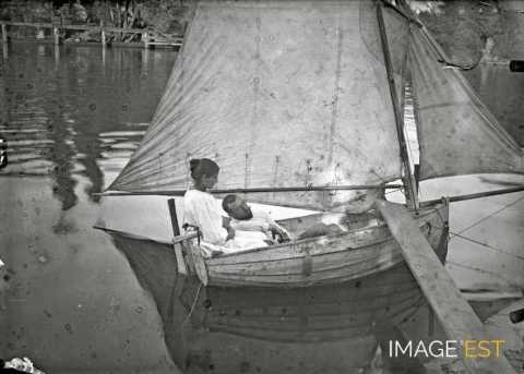 Photographie préparatoire à La Petite barque, d'Émile Friant
