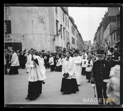 Procession (Dinan)