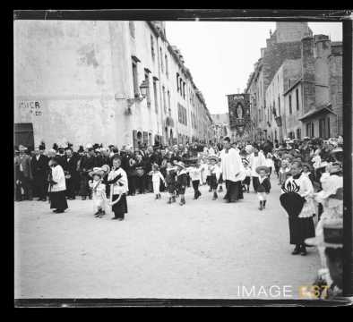 Procession (Dinan)