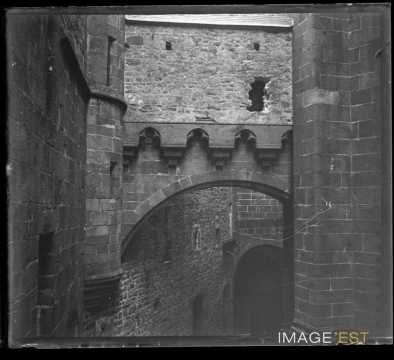 Pont fortifié (Le Mont-Saint-Michel)