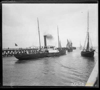 Départ du bateau à vapeur (Granville)