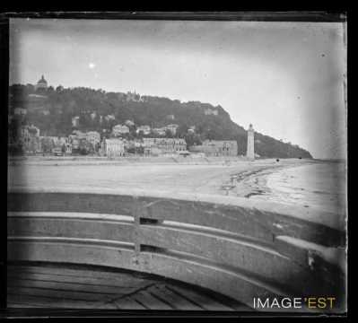 Côte Saint-Simeon et phare (Honfleur)