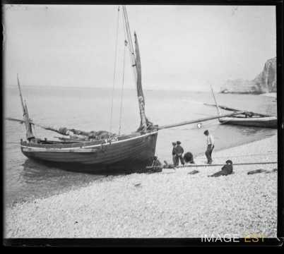 Bateaux de pêche (Étretat)