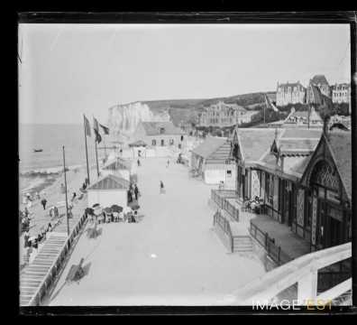 Plage et casino (Saint-Valery-en-Caux)