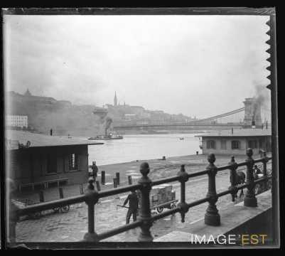 Quai au bords du Danube (Budapest)