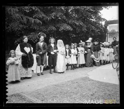 Enfants costumés (Bussang)