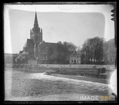 Basilique Notre-Dame d'Avesnière (Laval)