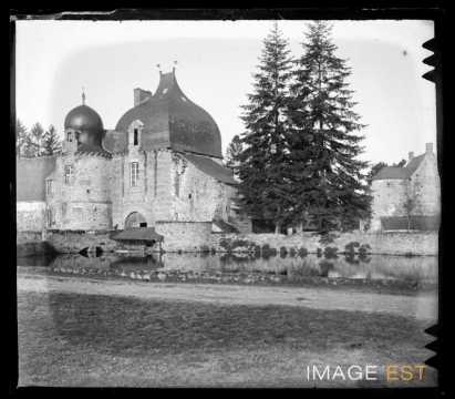 Château de Montesson (Bais)