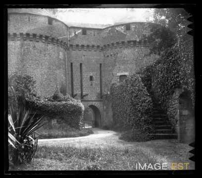 Pont-levis du château (Lassay-les-Châteaux)