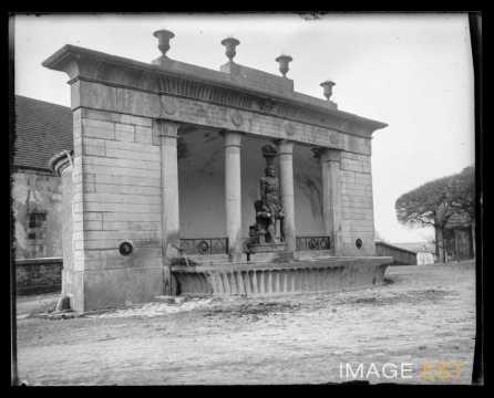 Fontaine-lavoir du Déo (Mauvages)